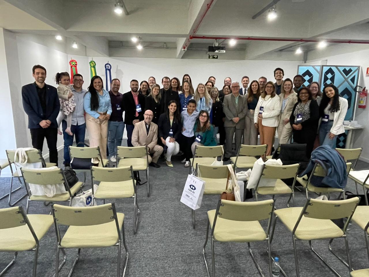 Adm. Lucas Silveira conduz palestra sobre “Inovação e a arte de reinventar o amanhã